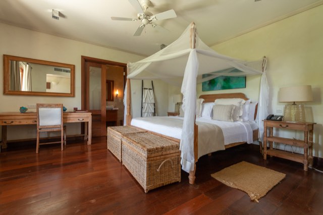 Canouan Estate — photograph 20 by Alex Amengual
