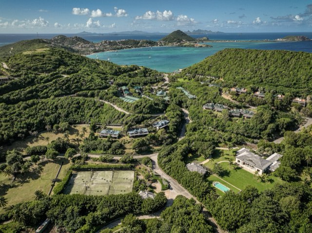 Canouan Estate — photograph 53 by Alex Amengual